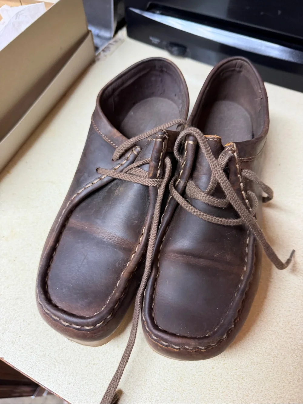 Clarks Men's Dark Brown Leather Chukka Moc Toe Boots